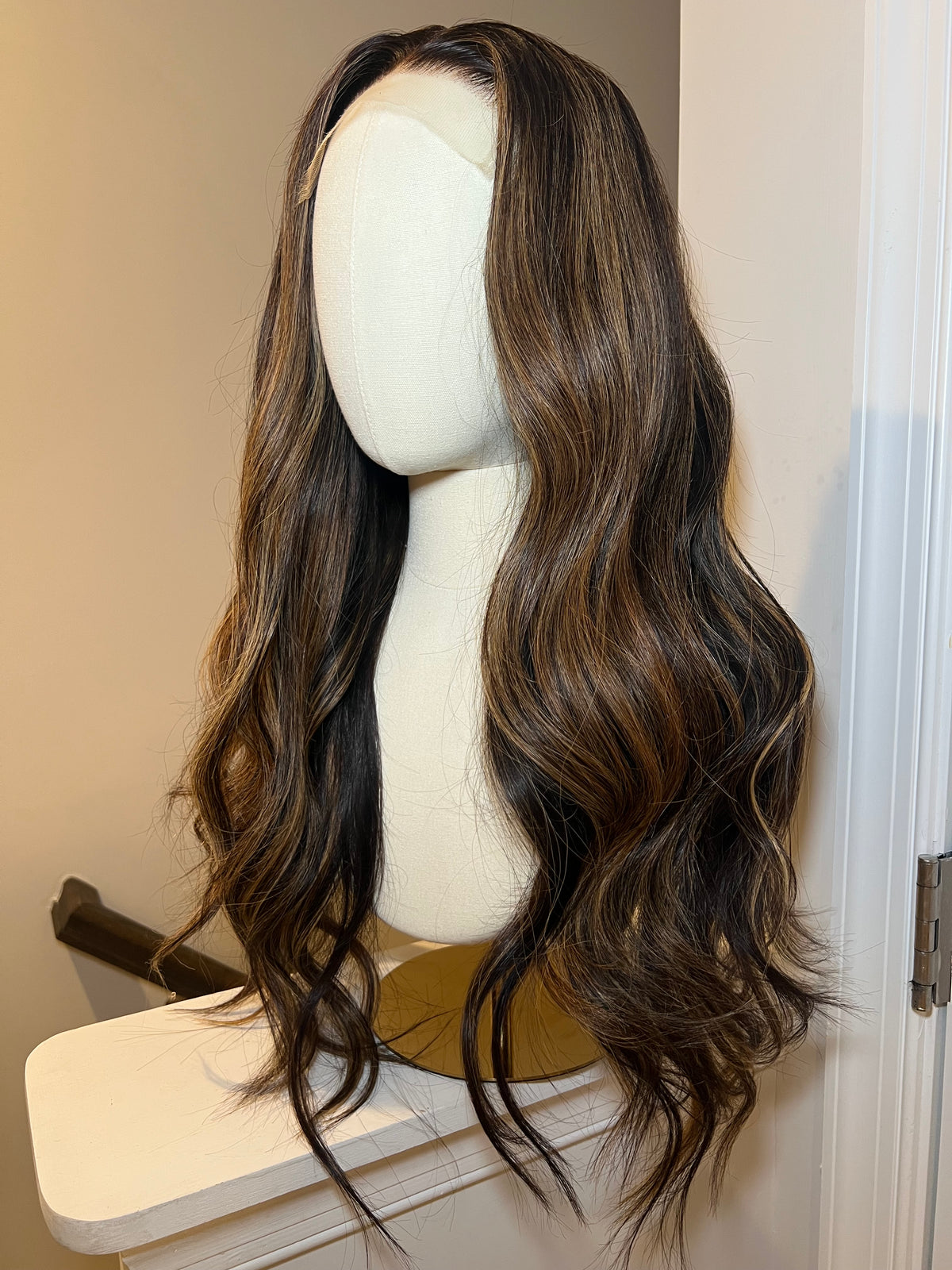 Moonstone-20" Highlighted Wig (M)