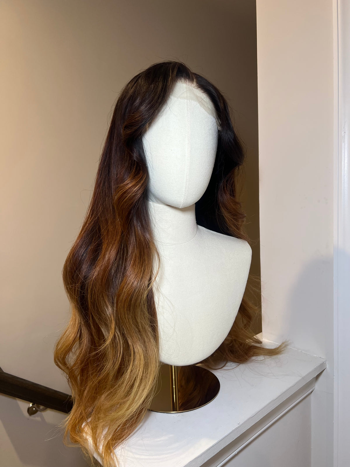 Topaz-22" Highlighted Wig (S)