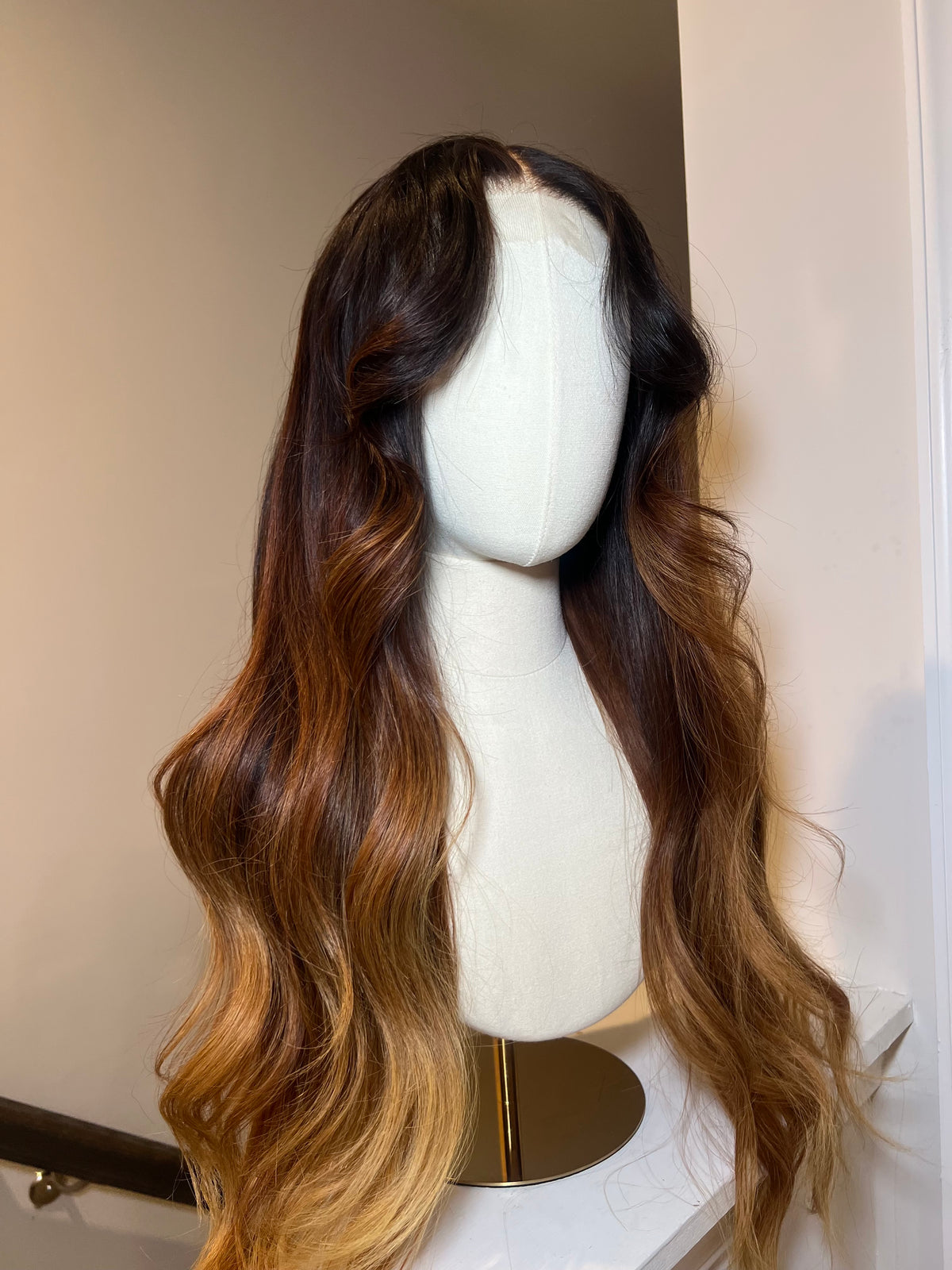 Topaz-22" Highlighted Wig (S)