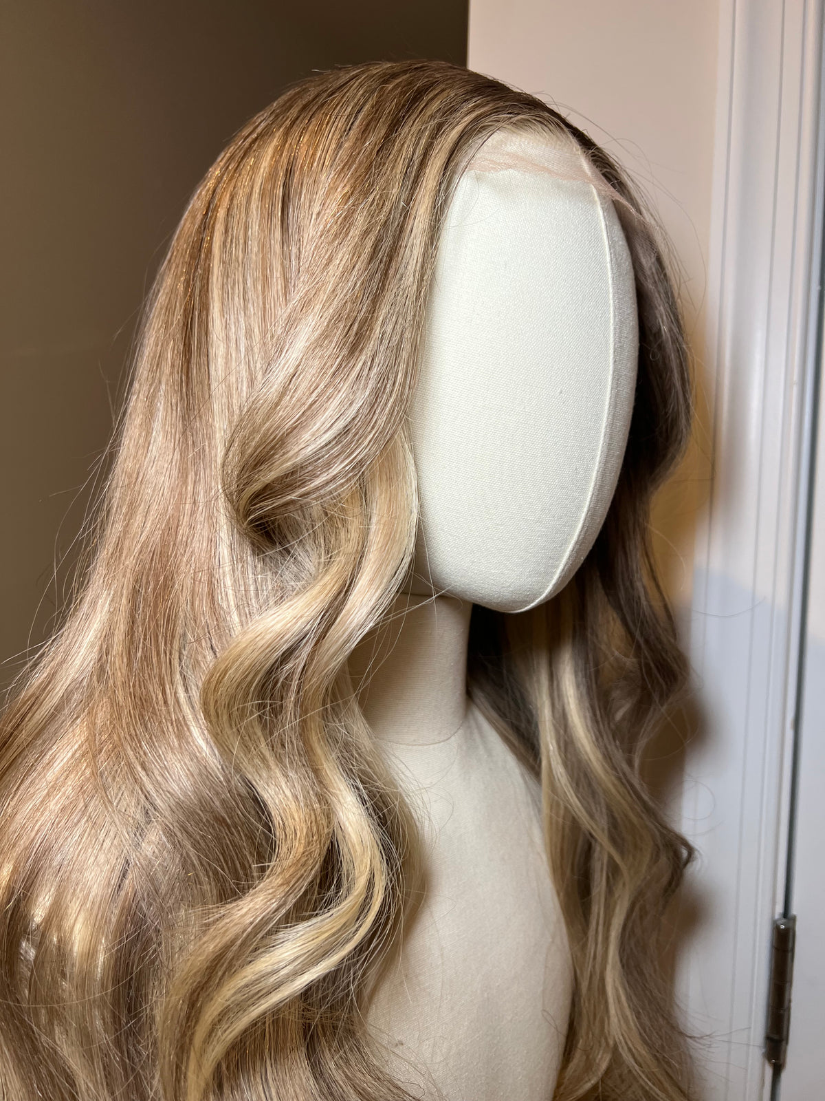 White Opal-20” 613 Highlighted Wig (S)